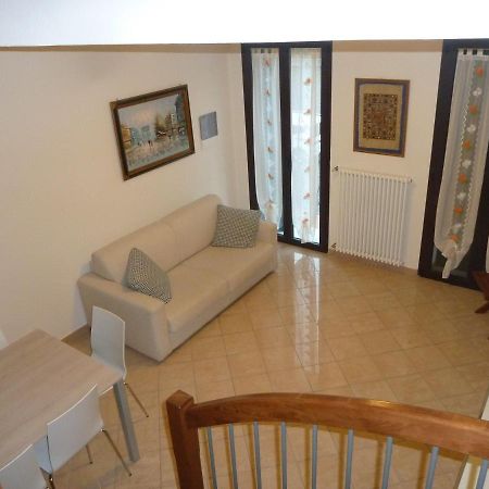 Casa Cuore - Love Pets - Fronte Ospedale Sacro Cuore Negrar Extérieur photo