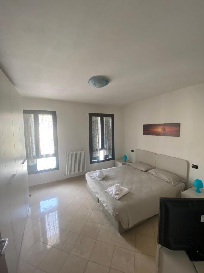 Casa Cuore - Love Pets - Fronte Ospedale Sacro Cuore Negrar Extérieur photo